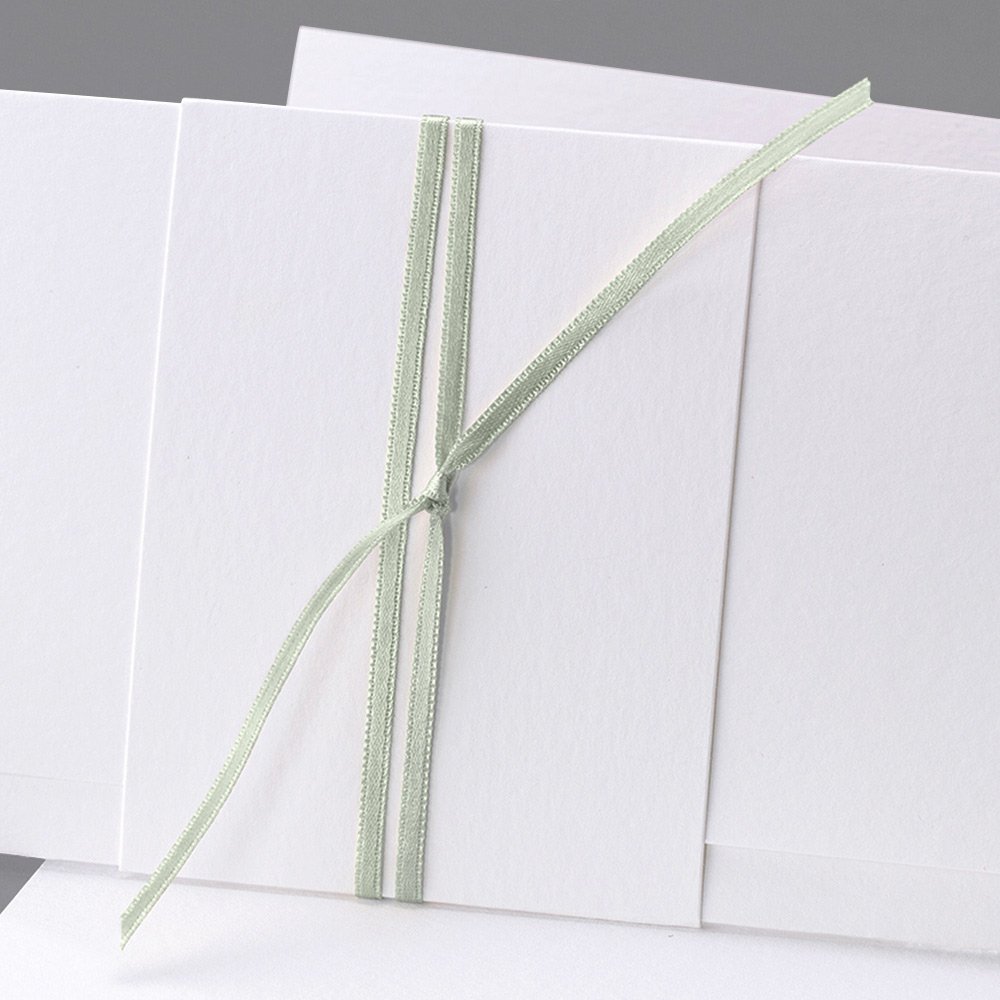 Amandelgroen satijnen lint 90 cm